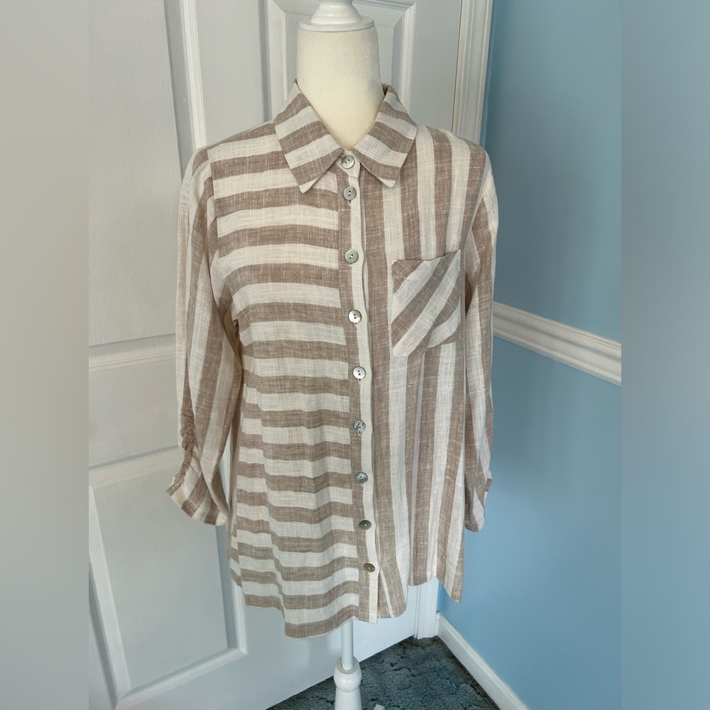 New soft surroundings top shirt blouse woman size medium missy button down